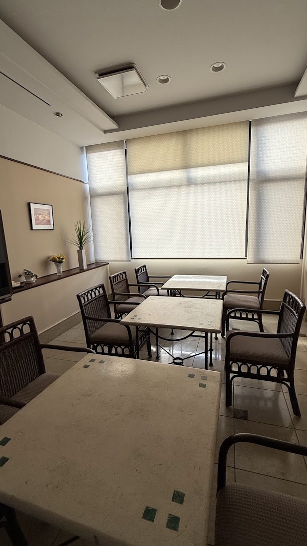 ラウンジ全体　ビフォア