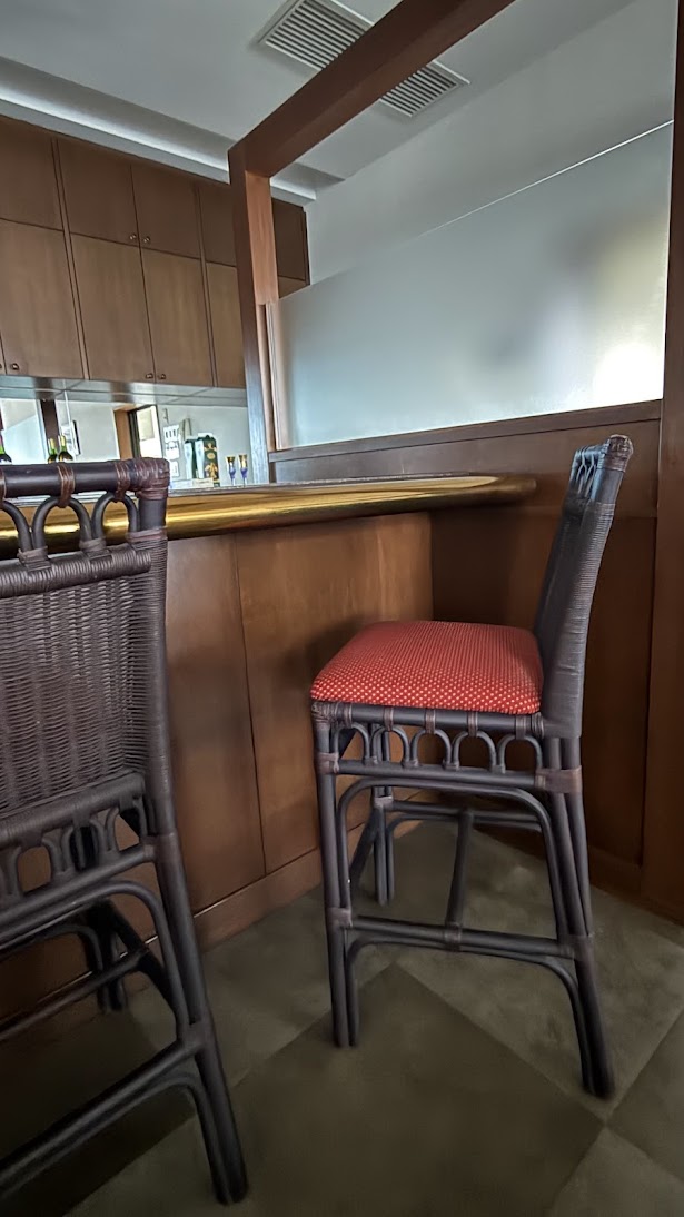 カウンターチェアビフォア